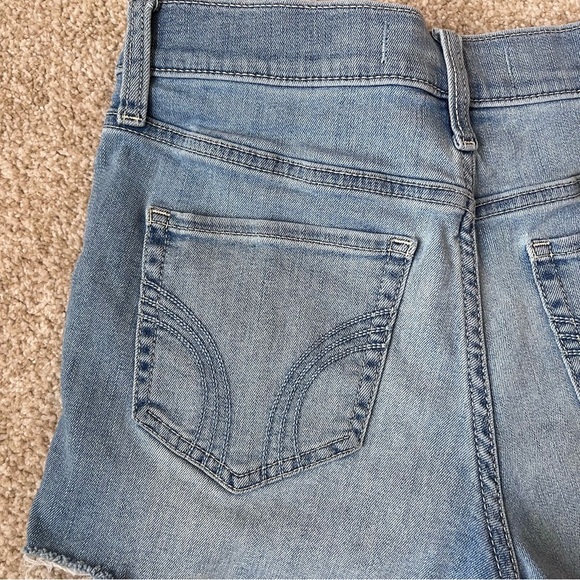 Hollister High Rise Short 3" Soft Stretch Distressed Jean Shorts Size 27 - Picture 8 of 9